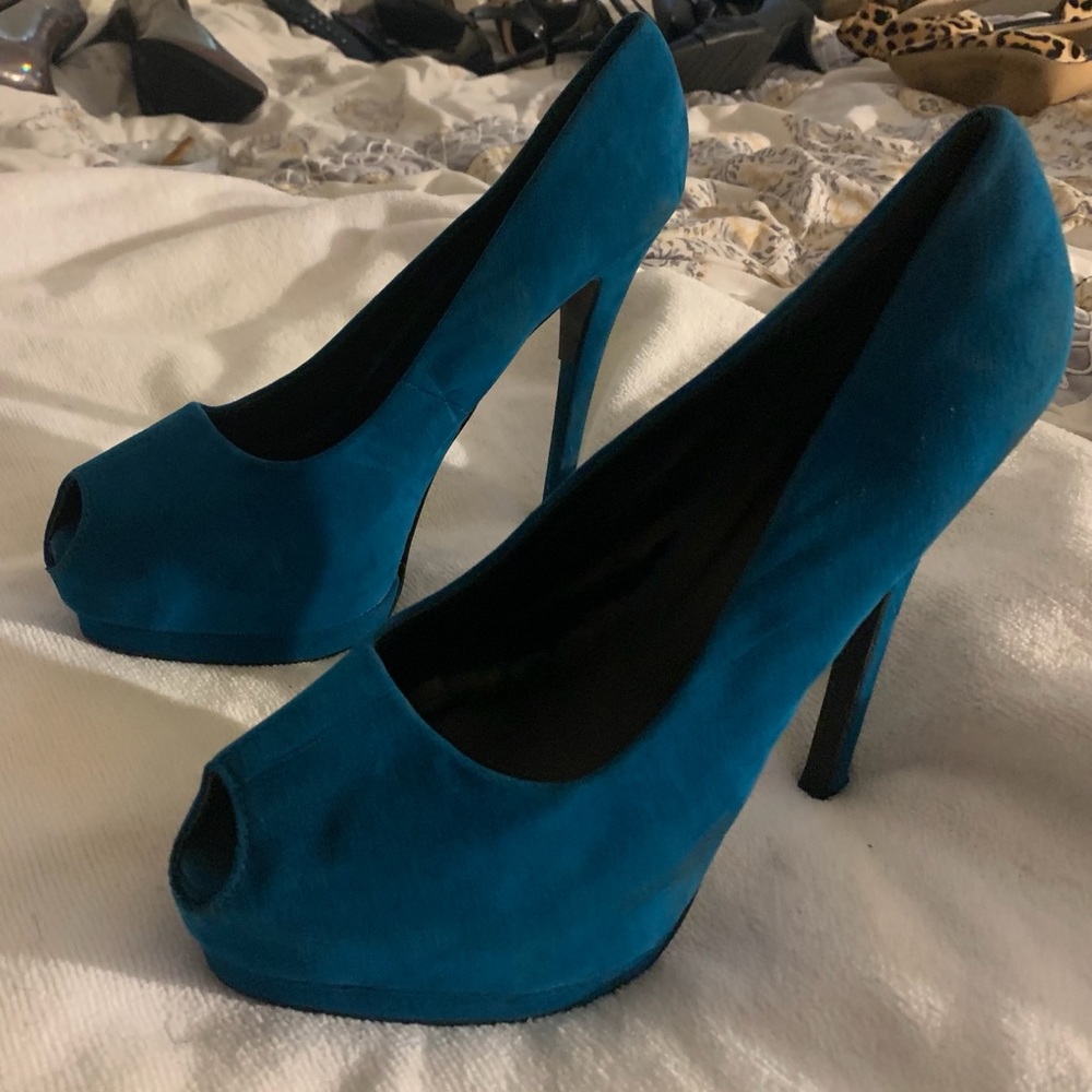 Shoes - Picture 8 of 14